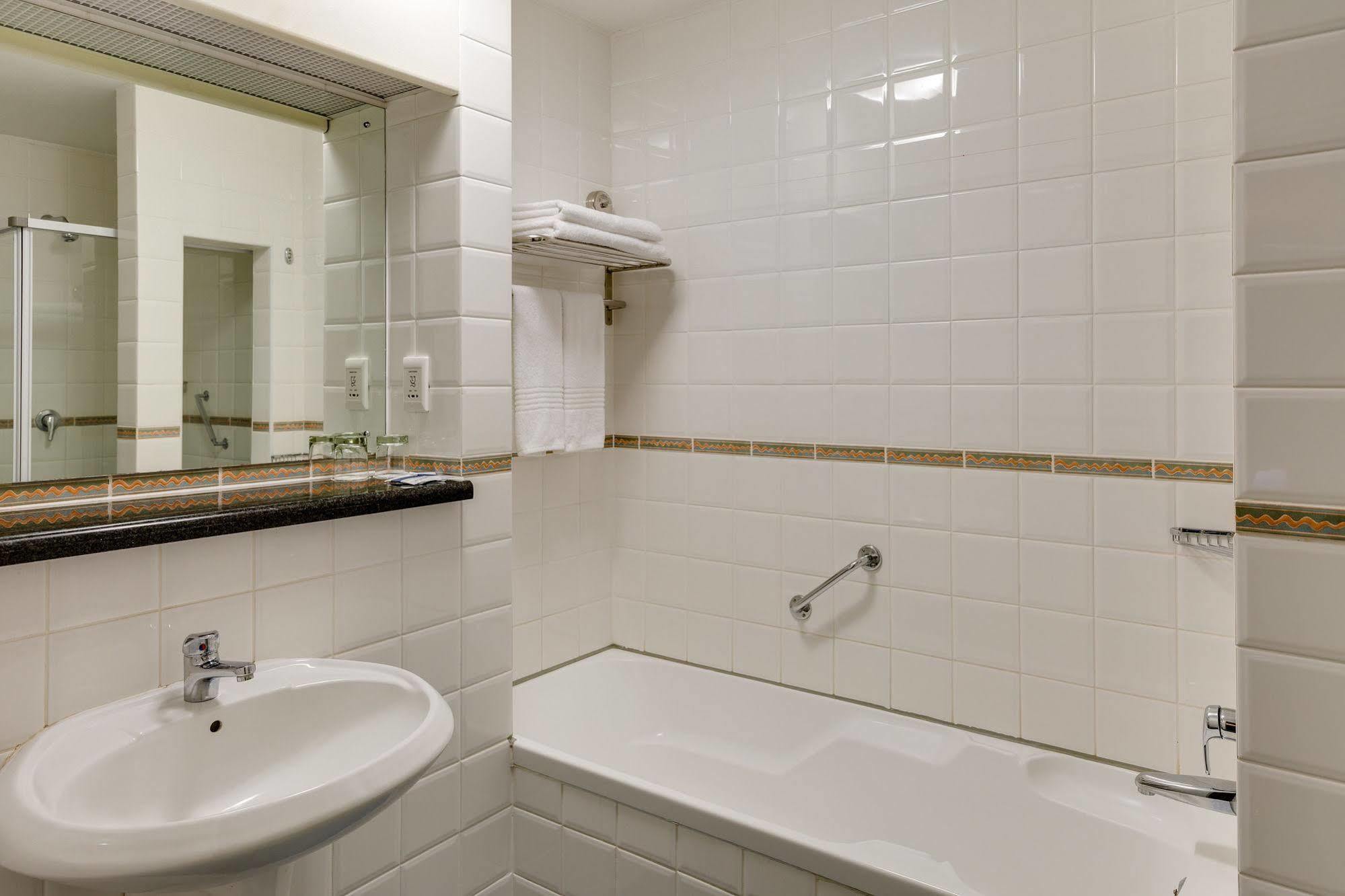 Protea Hotel By Marriott Karridene Beach Amanzimtoti Dış mekan fotoğraf