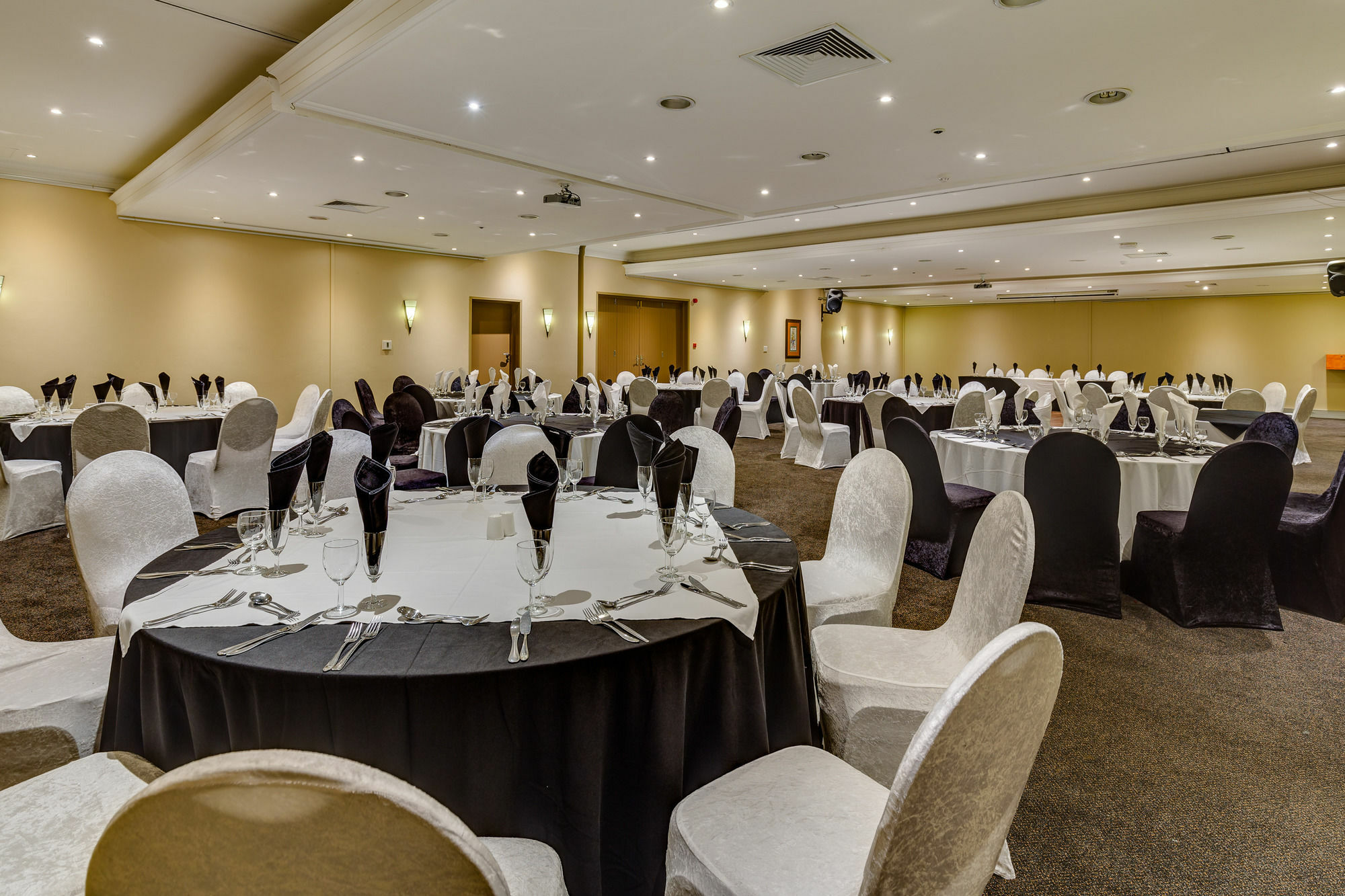 Protea Hotel By Marriott Karridene Beach Amanzimtoti Dış mekan fotoğraf